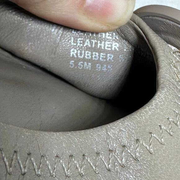 Tory Burch Women’s sz 5.5 Minnie Travel Ballet Flat French Gray Neutral Leather - Picture 9 of 12